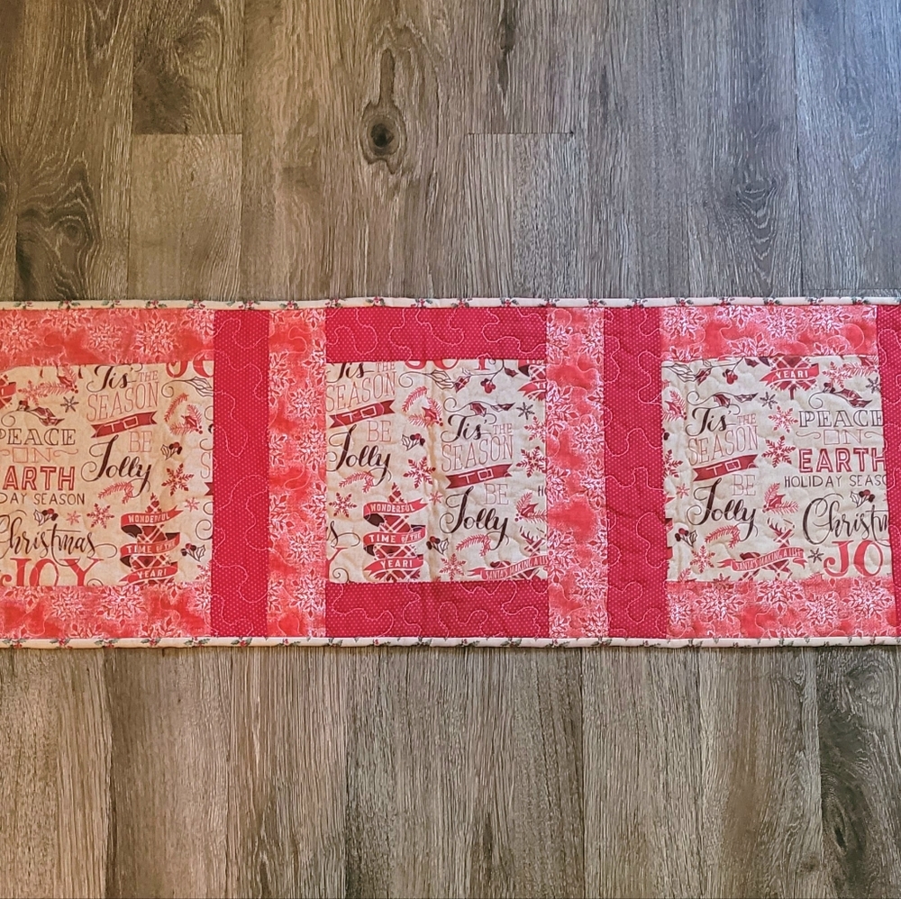 Quilted Christmas Table Topper